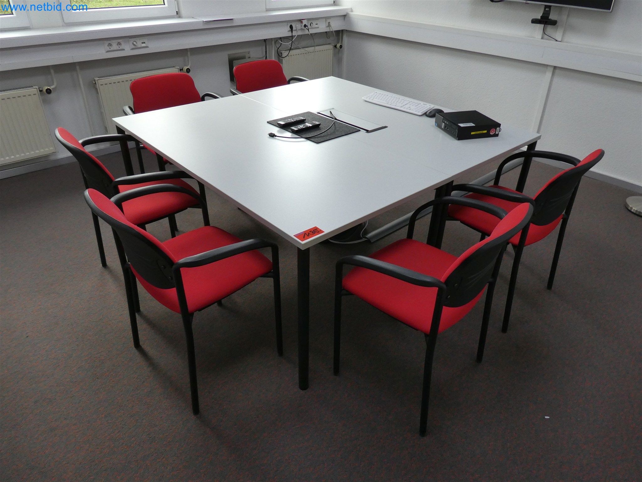 Machines de moulage par injection, machines CNC & lignes d'assemblage pour les éléments chauffants et les composants automobiles-1