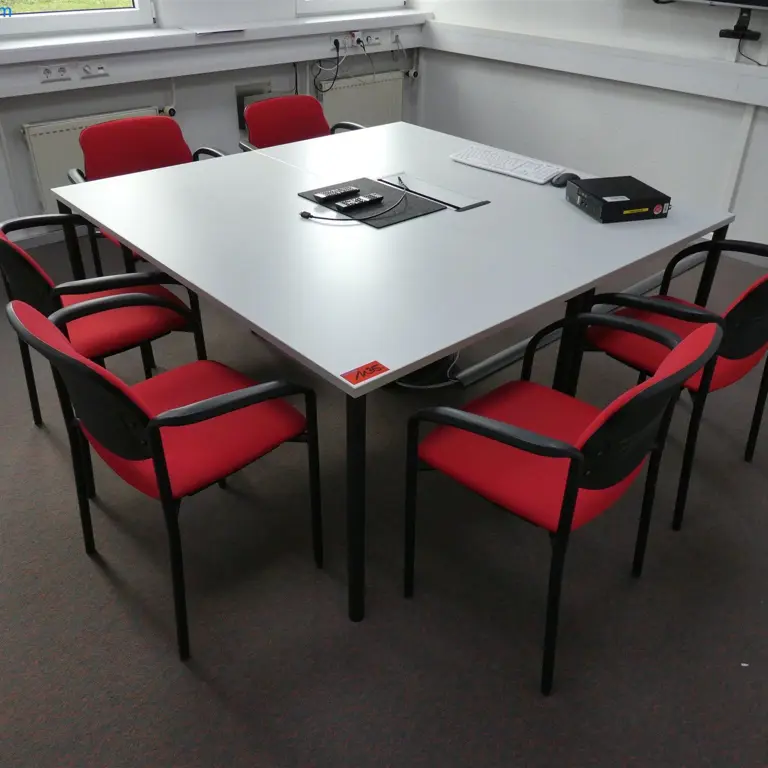 2 Tables de réunion