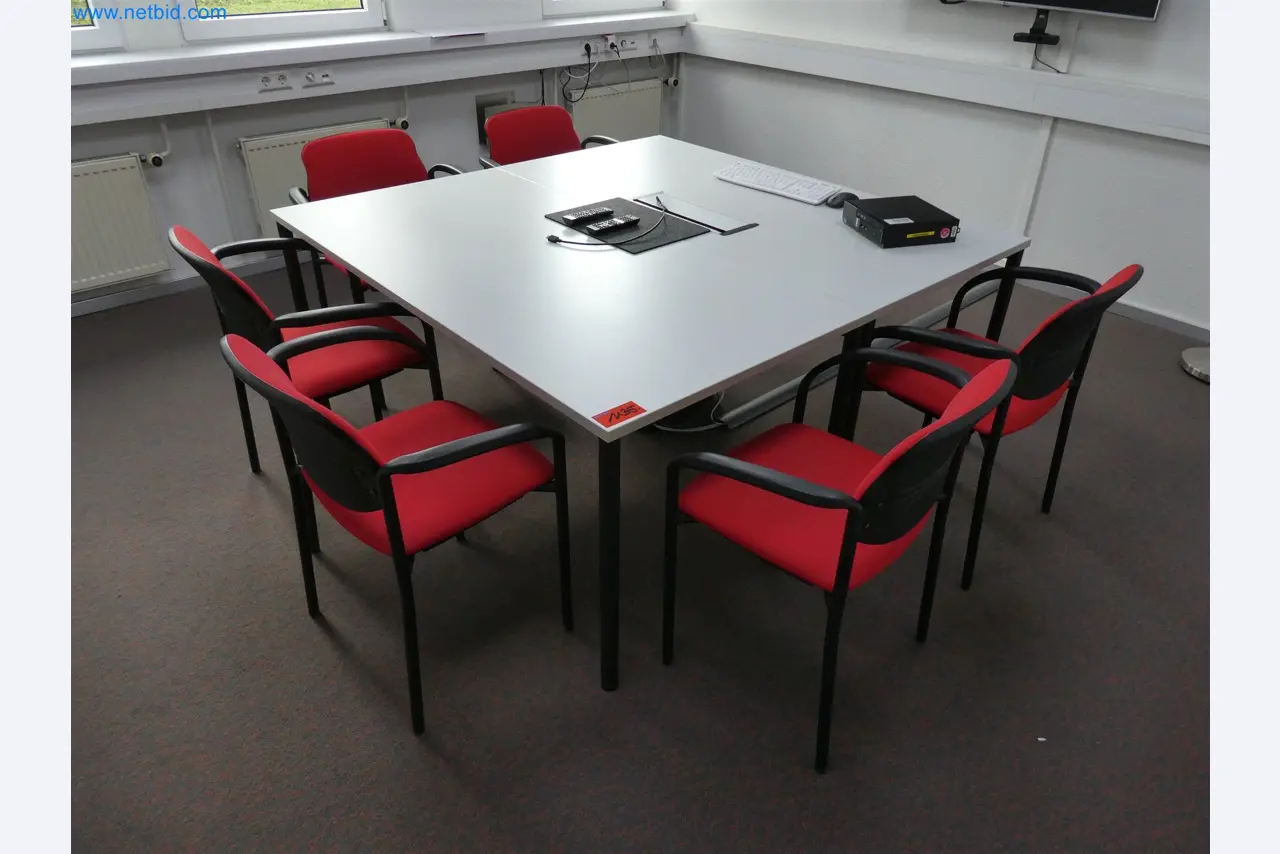 Machines de moulage par injection, machines CNC & lignes d'assemblage pour les éléments chauffants et les composants automobiles-1