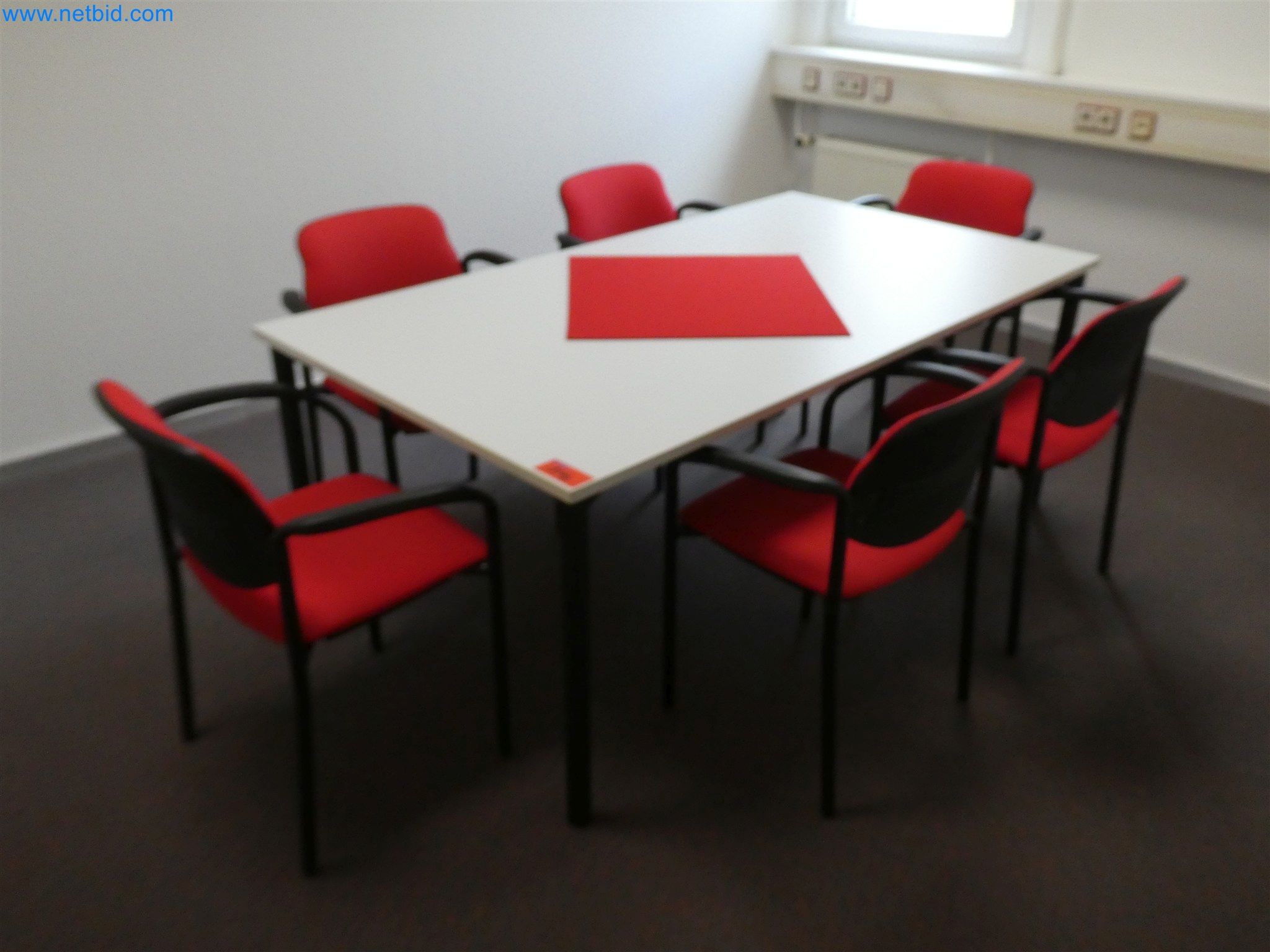 Machines de moulage par injection, machines CNC & lignes d'assemblage pour les éléments chauffants et les composants automobiles-1