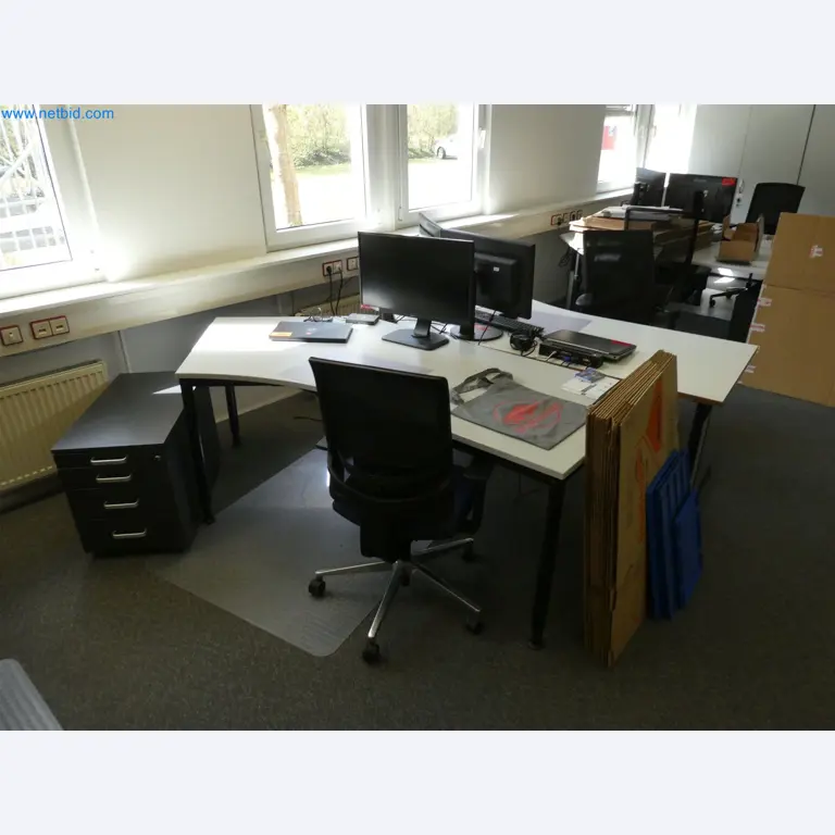 Machines de moulage par injection, machines CNC & lignes d'assemblage pour les éléments chauffants et les composants automobiles-2