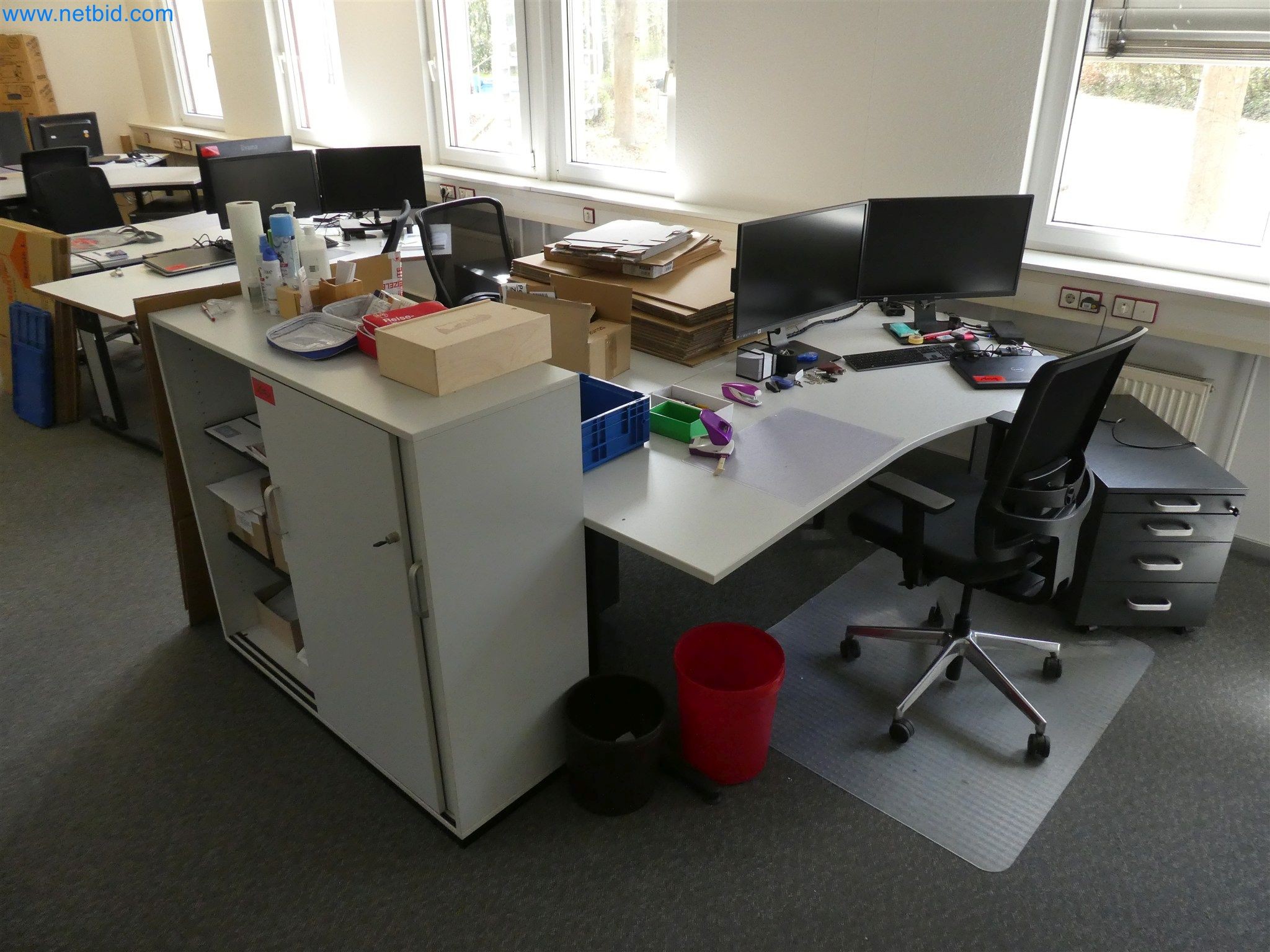 Machines de moulage par injection, machines CNC & lignes d'assemblage pour les éléments chauffants et les composants automobiles-3