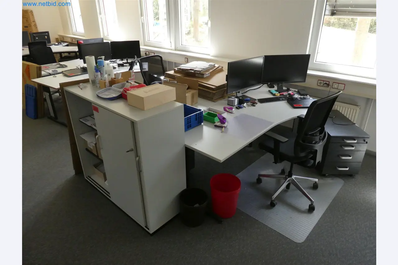 Machines de moulage par injection, machines CNC & lignes d'assemblage pour les éléments chauffants et les composants automobiles-3