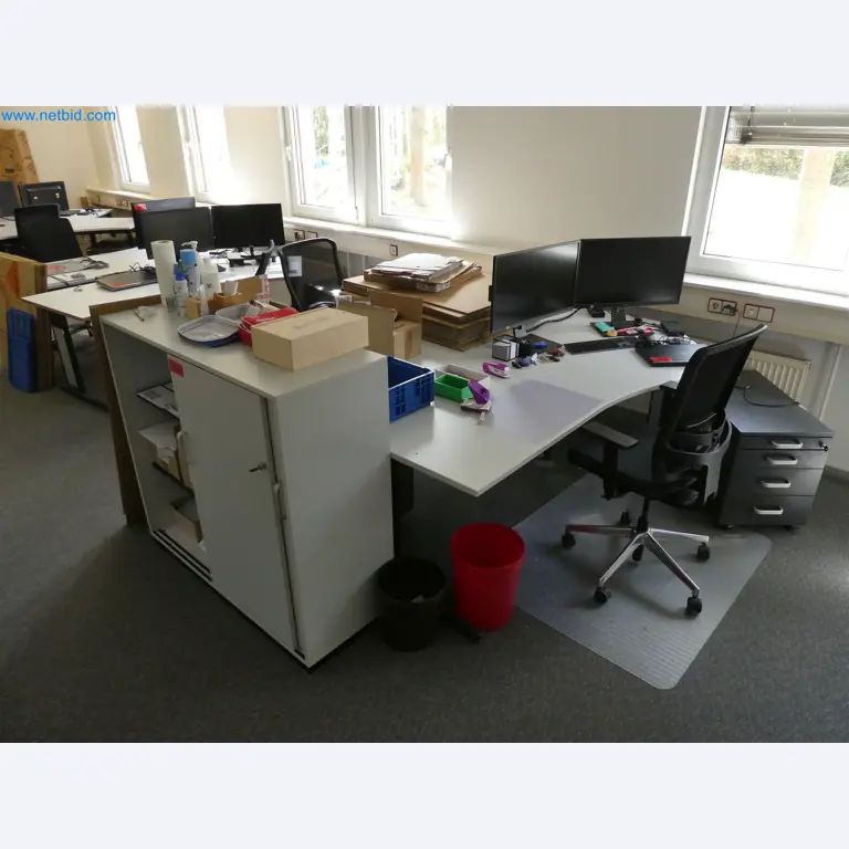 Machines de moulage par injection, machines CNC & lignes d'assemblage pour les éléments chauffants et les composants automobiles-3