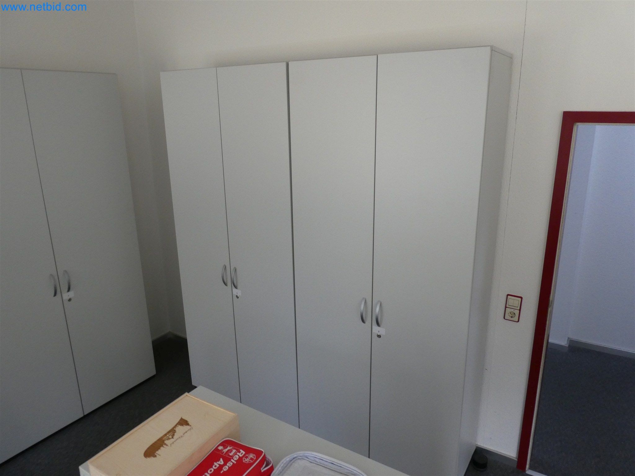 Machines de moulage par injection, machines CNC & lignes d'assemblage pour les éléments chauffants et les composants automobiles-5