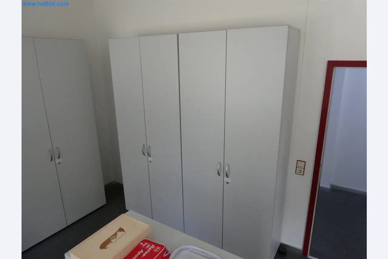 Machines de moulage par injection, machines CNC & lignes d'assemblage pour les éléments chauffants et les composants automobiles-5