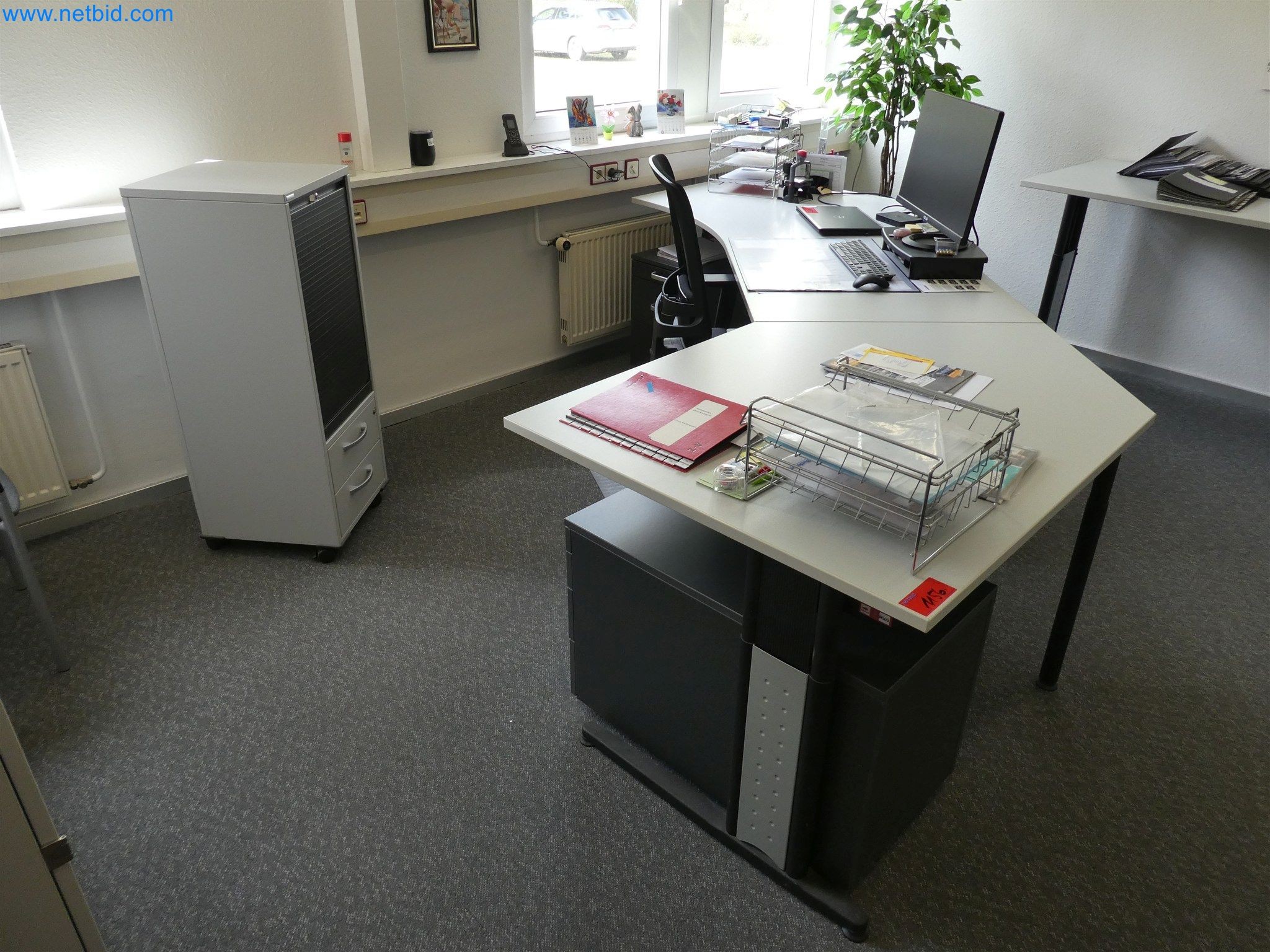 Machines de moulage par injection, machines CNC & lignes d'assemblage pour les éléments chauffants et les composants automobiles-1