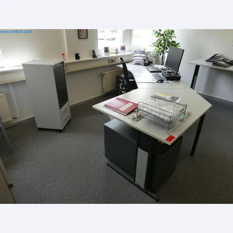 Machines de moulage par injection, machines CNC & lignes d'assemblage pour les éléments chauffants et les composants automobiles-1