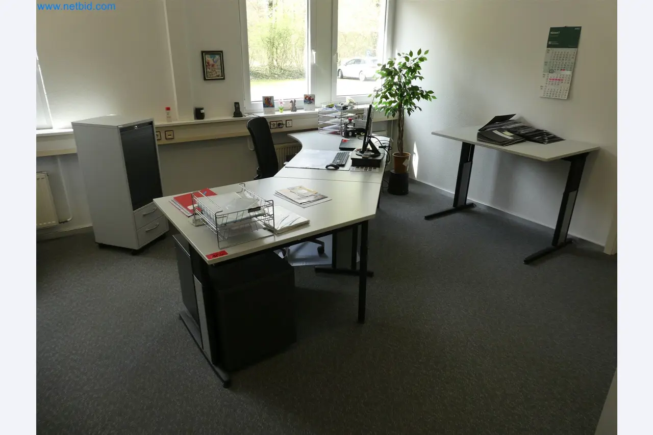 Machines de moulage par injection, machines CNC & lignes d'assemblage pour les éléments chauffants et les composants automobiles-2