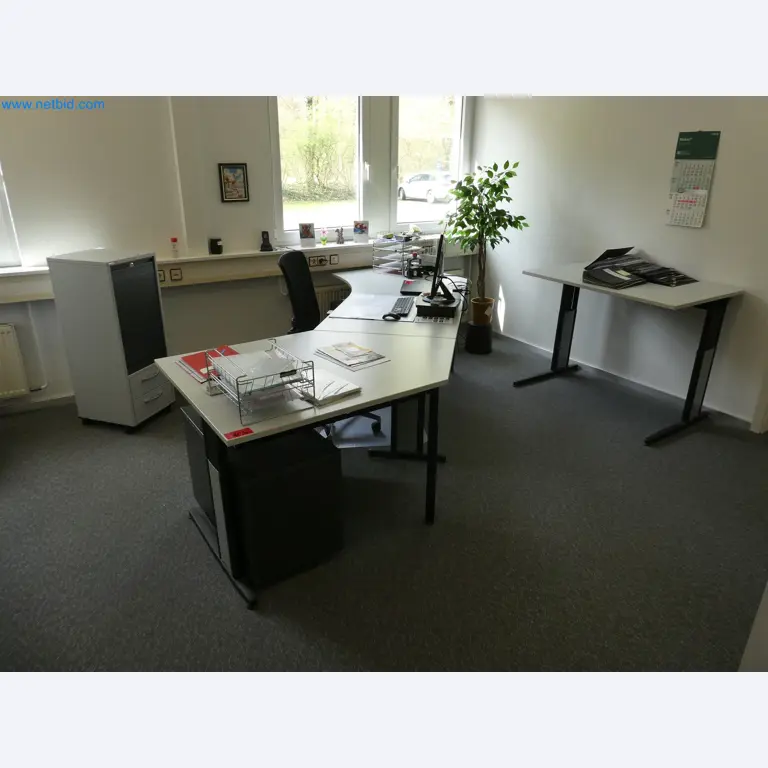 Machines de moulage par injection, machines CNC & lignes d'assemblage pour les éléments chauffants et les composants automobiles-2