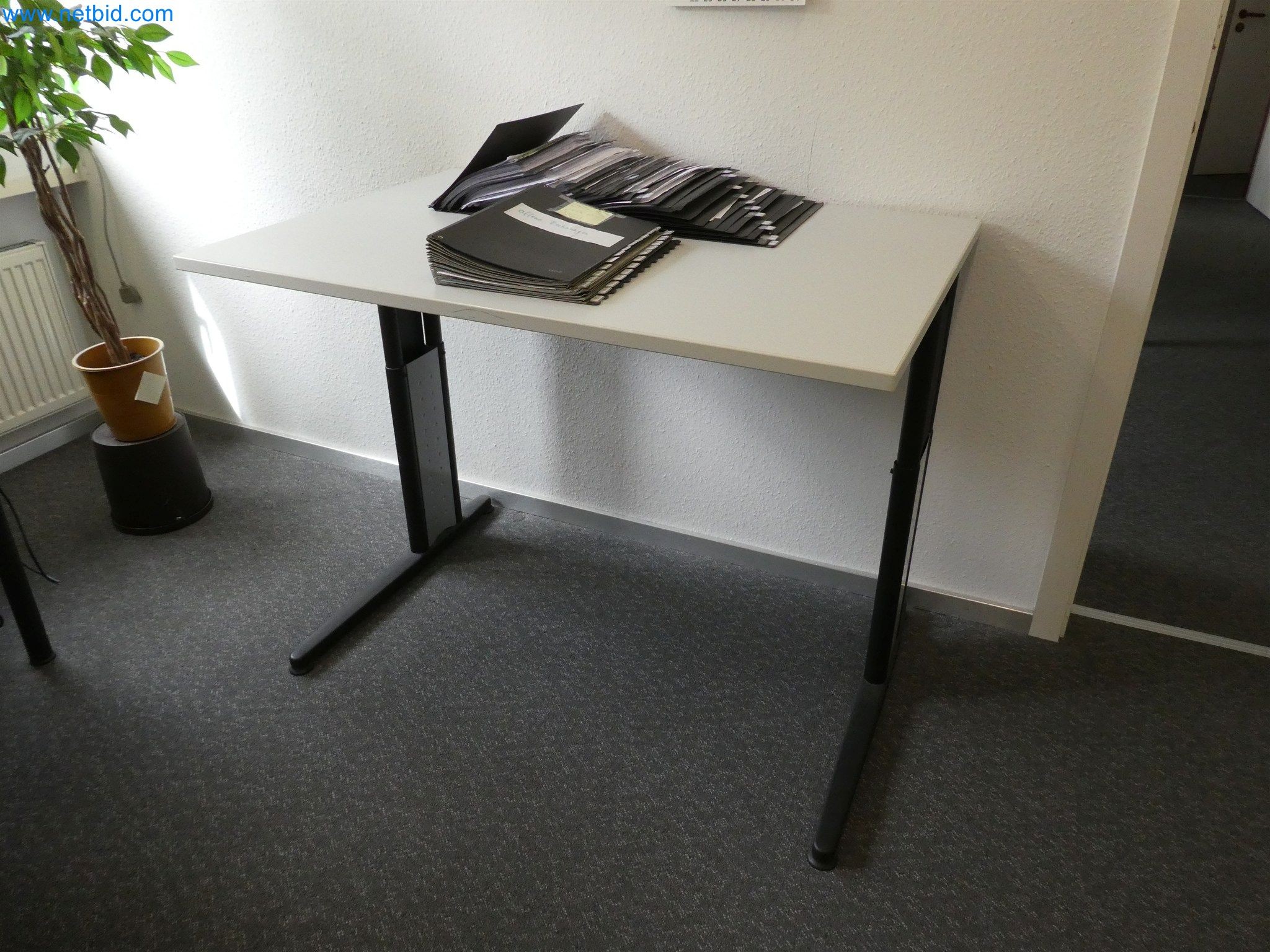 Machines de moulage par injection, machines CNC & lignes d'assemblage pour les éléments chauffants et les composants automobiles-4