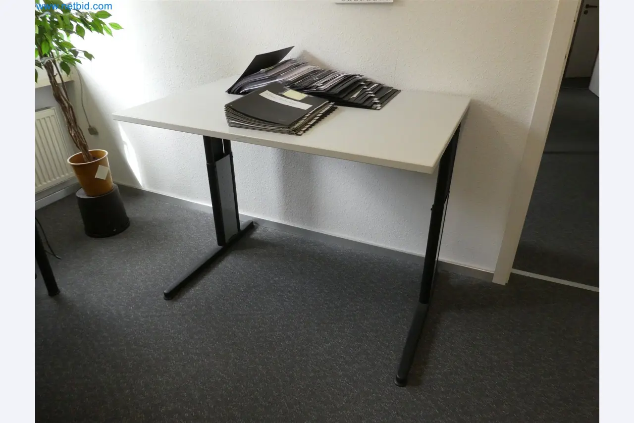 Machines de moulage par injection, machines CNC & lignes d'assemblage pour les éléments chauffants et les composants automobiles-4