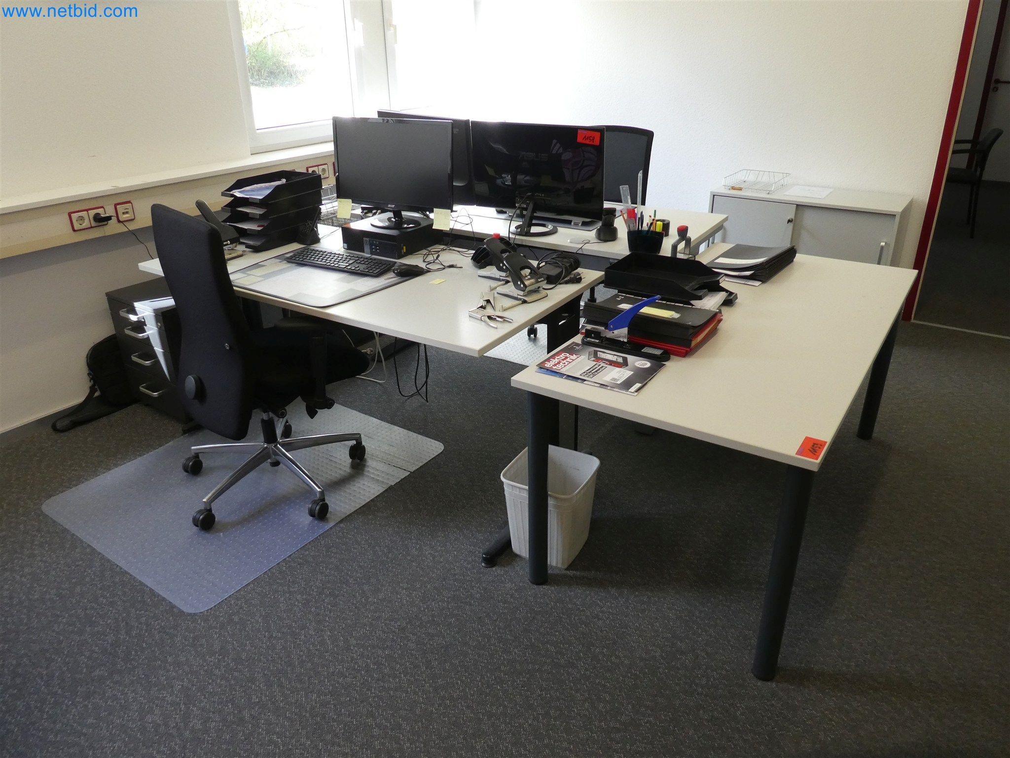 Machines de moulage par injection, machines CNC & lignes d'assemblage pour les éléments chauffants et les composants automobiles-1