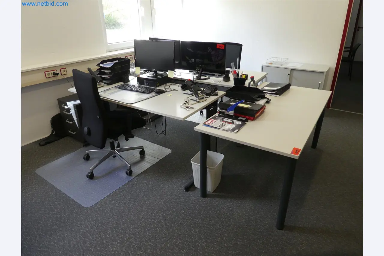 Machines de moulage par injection, machines CNC & lignes d'assemblage pour les éléments chauffants et les composants automobiles-1