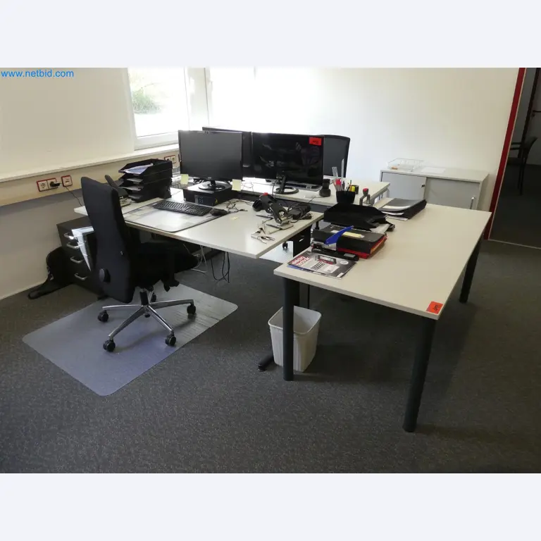 Machines de moulage par injection, machines CNC & lignes d'assemblage pour les éléments chauffants et les composants automobiles-1