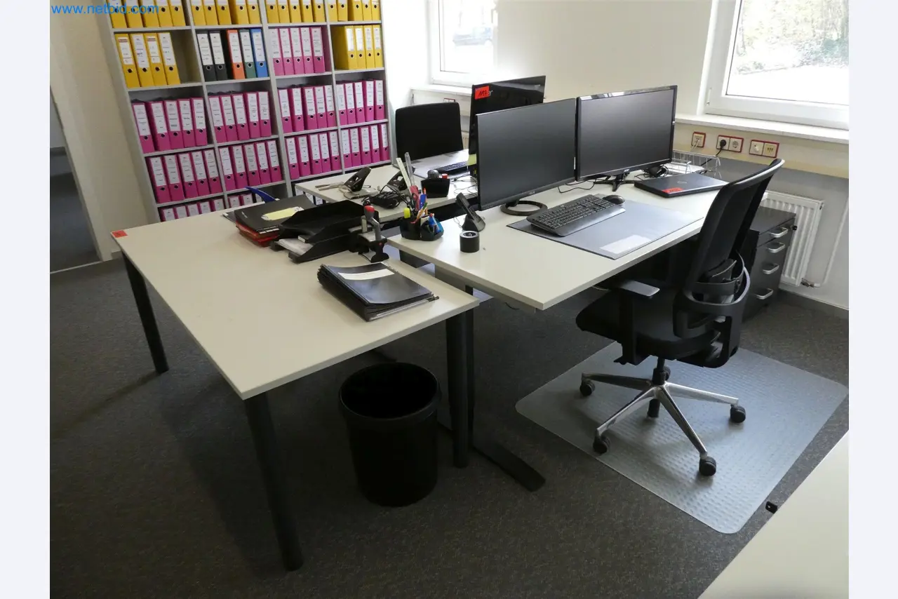 Machines de moulage par injection, machines CNC & lignes d'assemblage pour les éléments chauffants et les composants automobiles-2