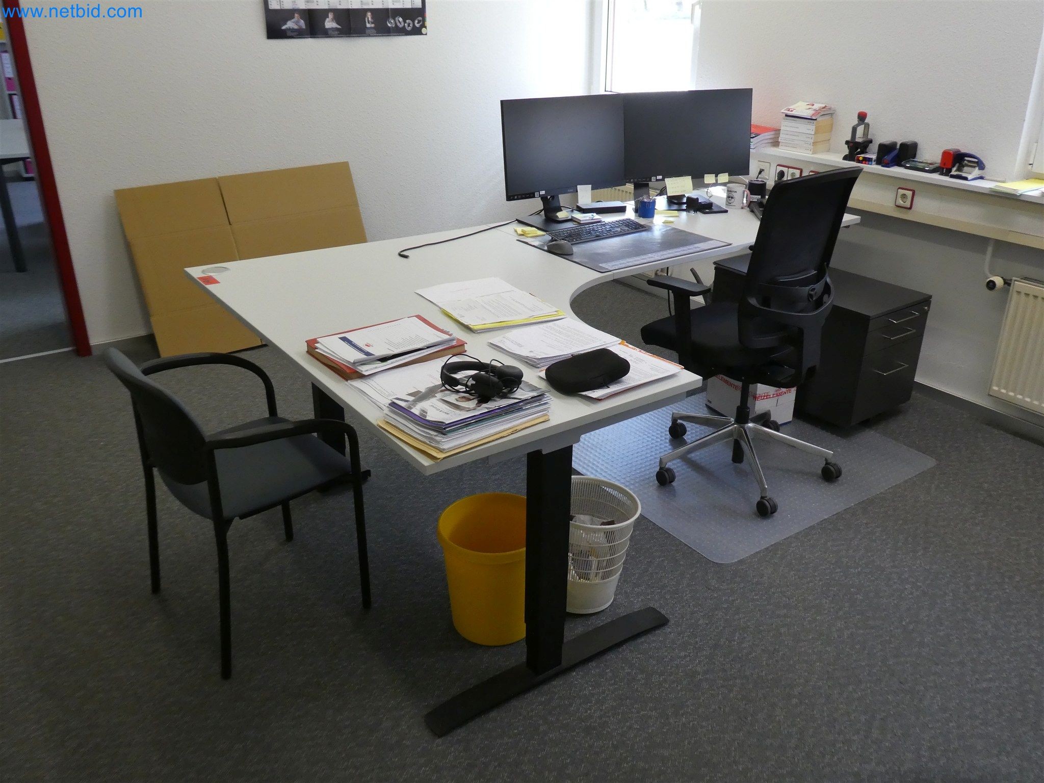 Machines de moulage par injection, machines CNC & lignes d'assemblage pour les éléments chauffants et les composants automobiles-1