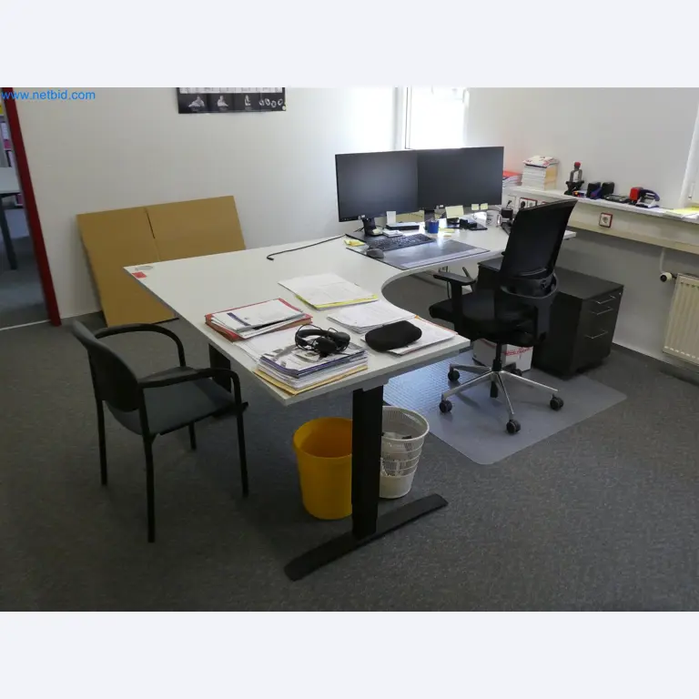 Machines de moulage par injection, machines CNC & lignes d'assemblage pour les éléments chauffants et les composants automobiles-1