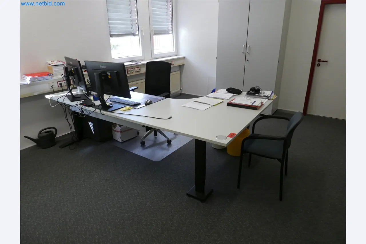 Machines de moulage par injection, machines CNC & lignes d'assemblage pour les éléments chauffants et les composants automobiles-2