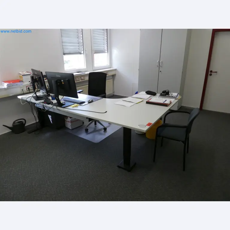 Machines de moulage par injection, machines CNC & lignes d'assemblage pour les éléments chauffants et les composants automobiles-2