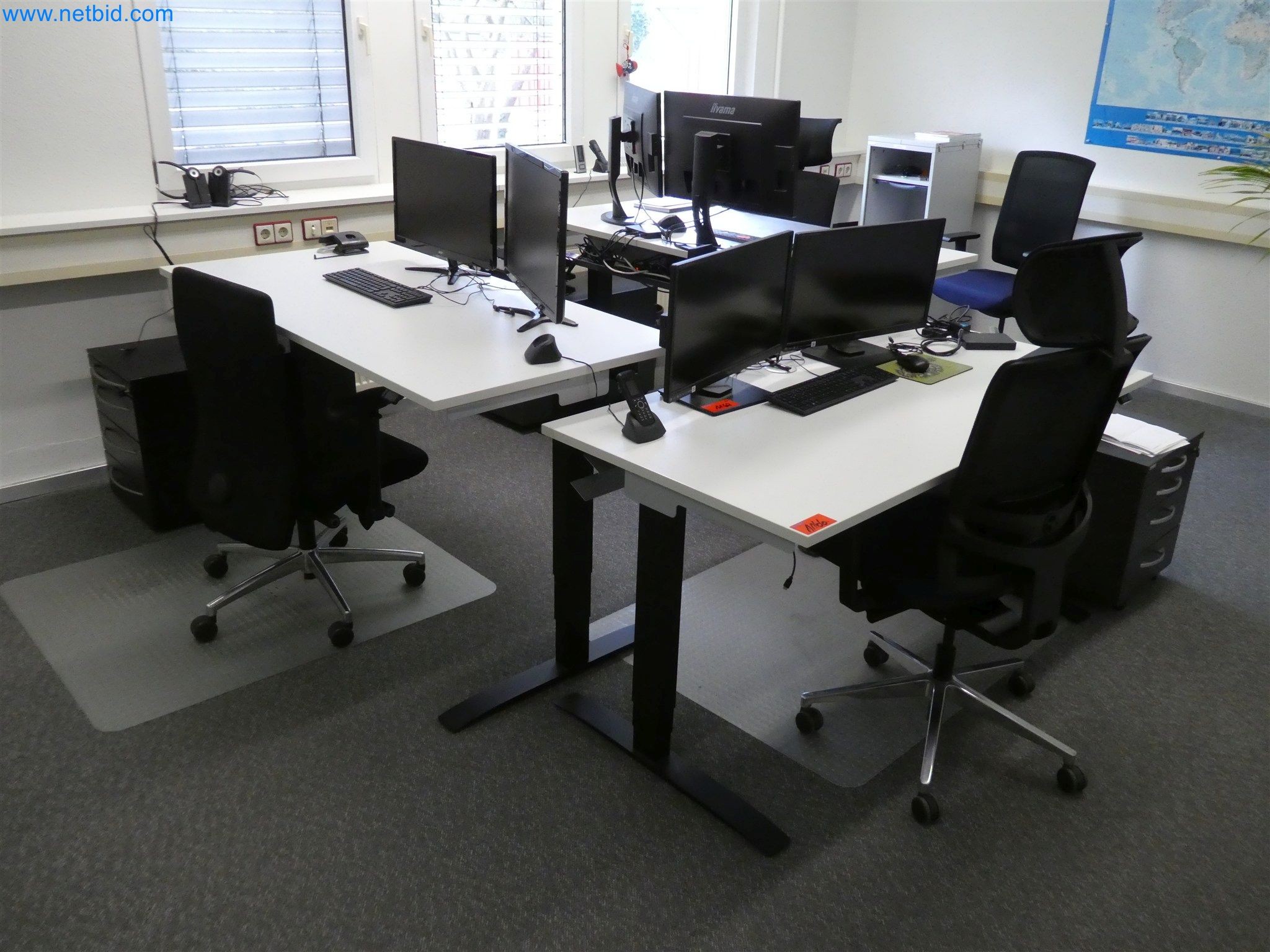 Machines de moulage par injection, machines CNC & lignes d'assemblage pour les éléments chauffants et les composants automobiles-1