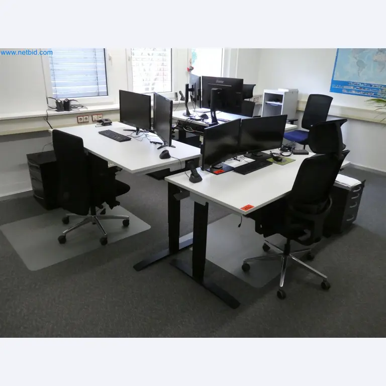 Machines de moulage par injection, machines CNC & lignes d'assemblage pour les éléments chauffants et les composants automobiles-1