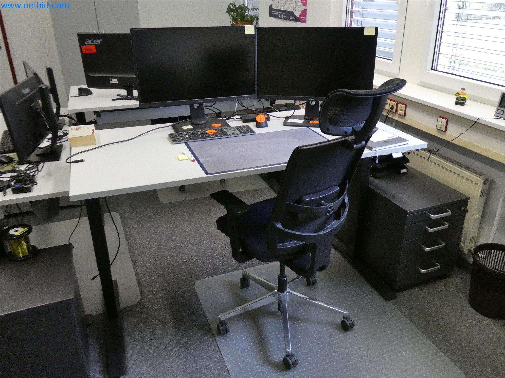 Machines de moulage par injection, machines CNC & lignes d'assemblage pour les éléments chauffants et les composants automobiles-2