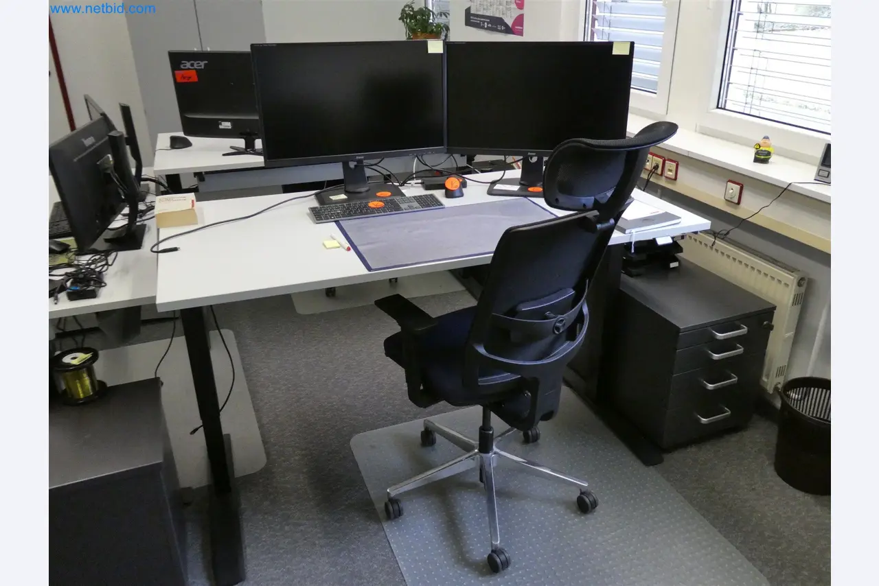 Machines de moulage par injection, machines CNC & lignes d'assemblage pour les éléments chauffants et les composants automobiles-2