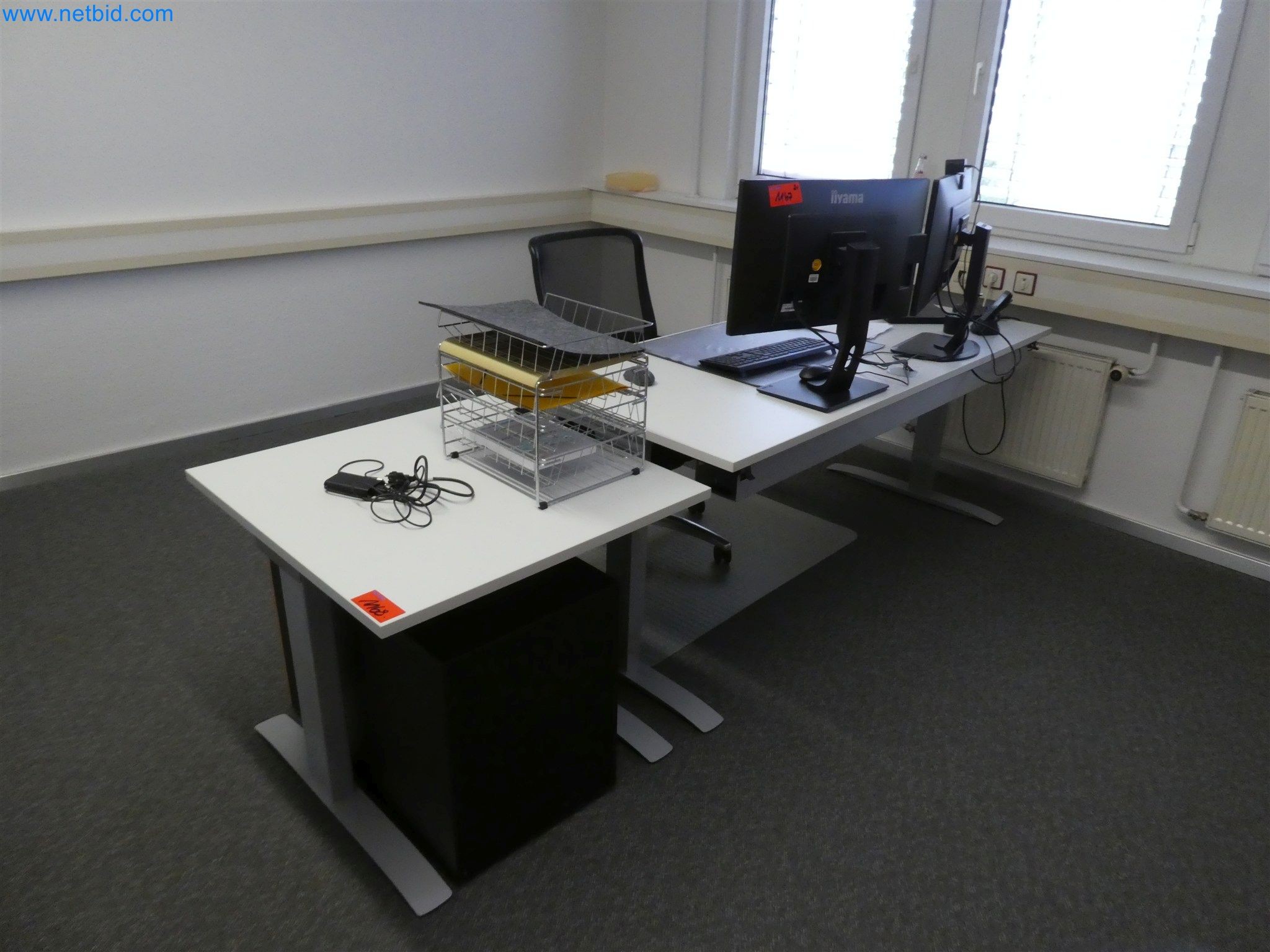 Machines de moulage par injection, machines CNC & lignes d'assemblage pour les éléments chauffants et les composants automobiles-1