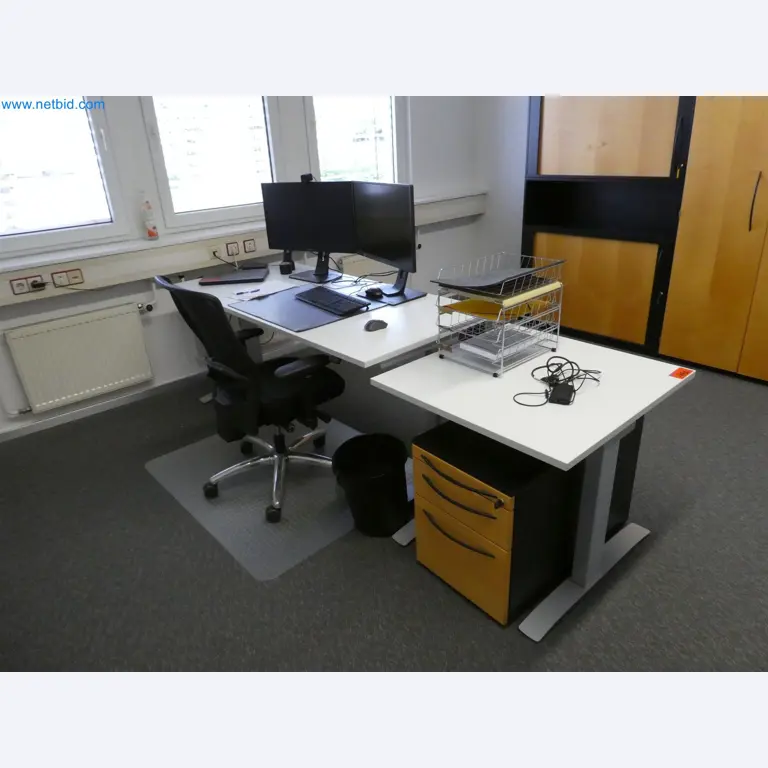 Machines de moulage par injection, machines CNC & lignes d'assemblage pour les éléments chauffants et les composants automobiles-2