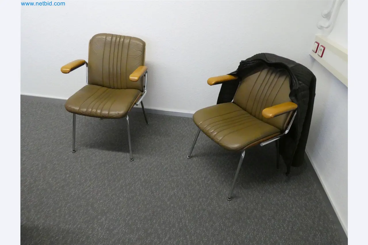 Machines de moulage par injection, machines CNC & lignes d'assemblage pour les éléments chauffants et les composants automobiles-4