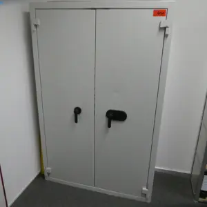 8 lfm. Rayonnage de stockage