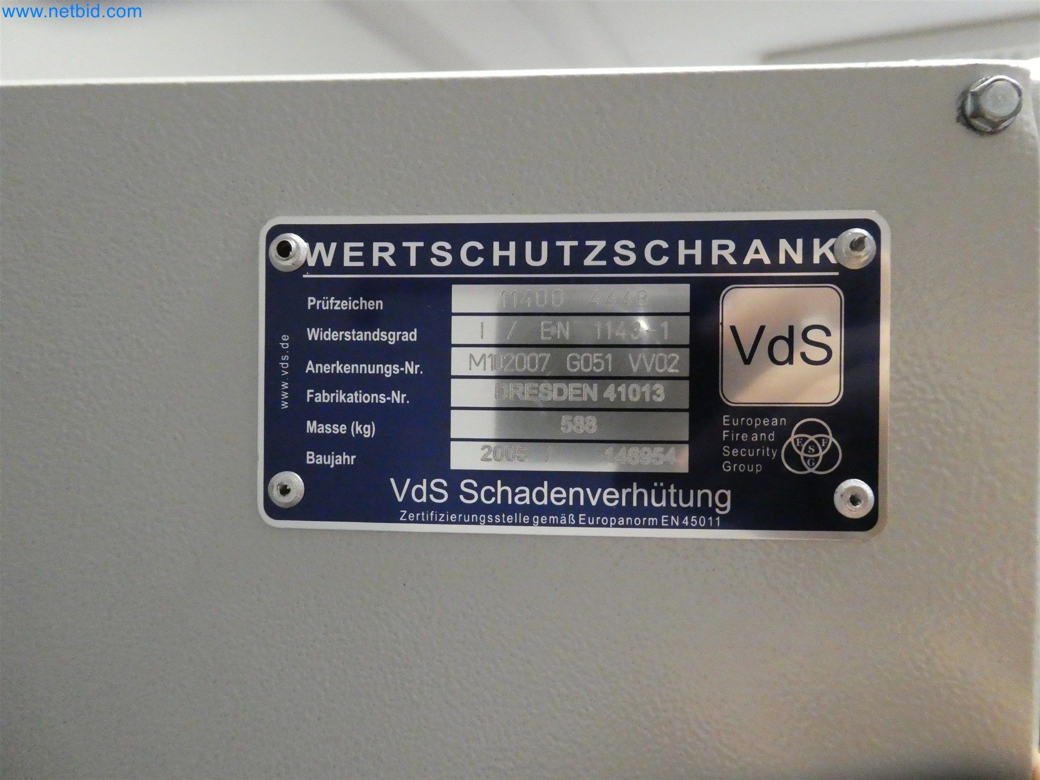 Machines de moulage par injection, machines CNC & lignes d'assemblage pour les éléments chauffants et les composants automobiles-2