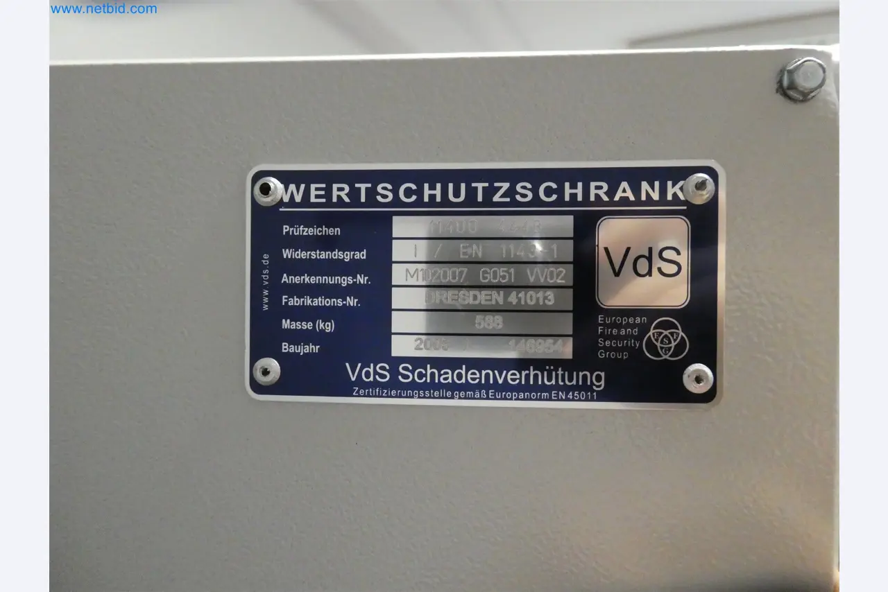 Machines de moulage par injection, machines CNC & lignes d'assemblage pour les éléments chauffants et les composants automobiles-2