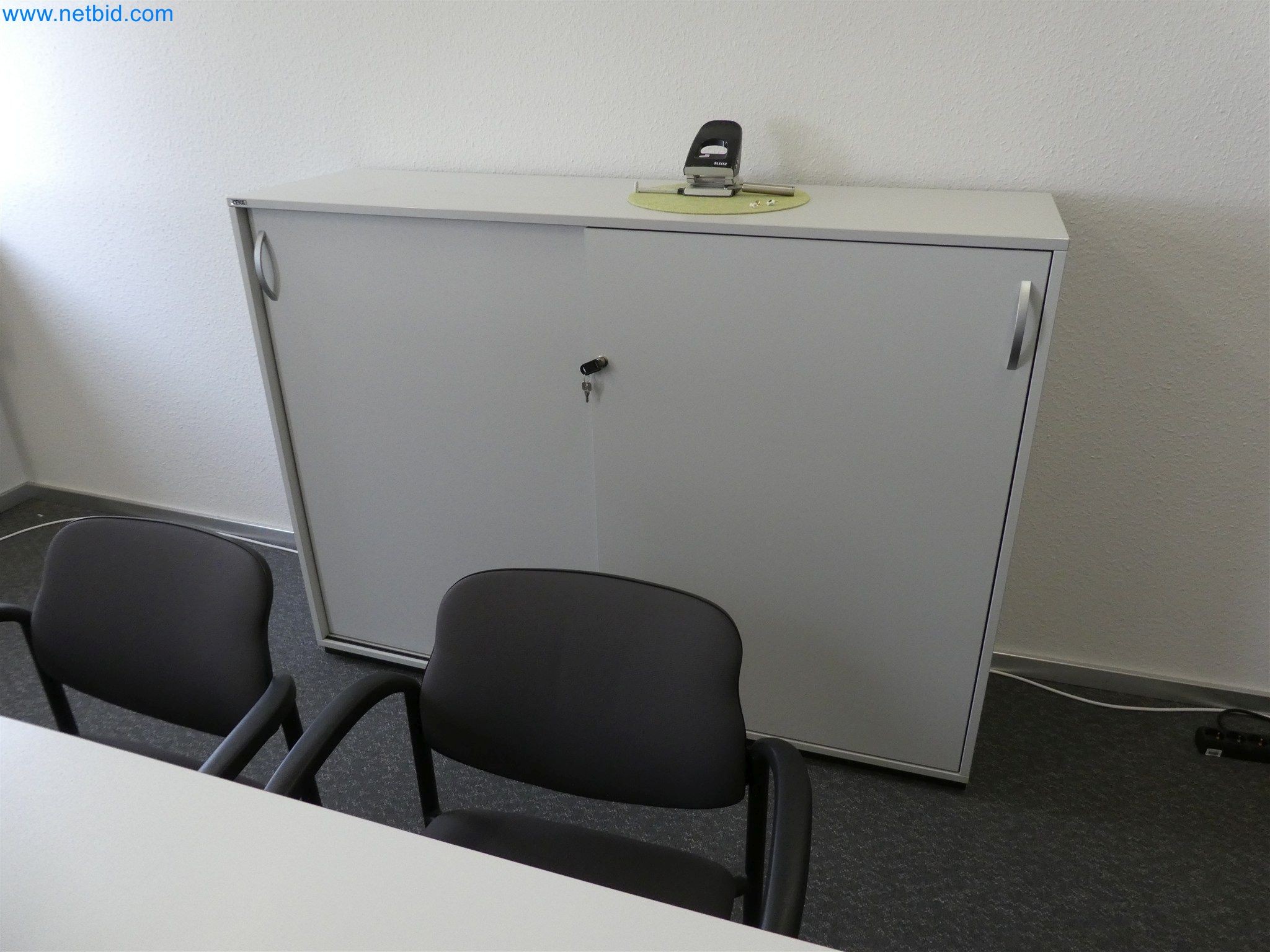 Machines de moulage par injection, machines CNC & lignes d'assemblage pour les éléments chauffants et les composants automobiles-2