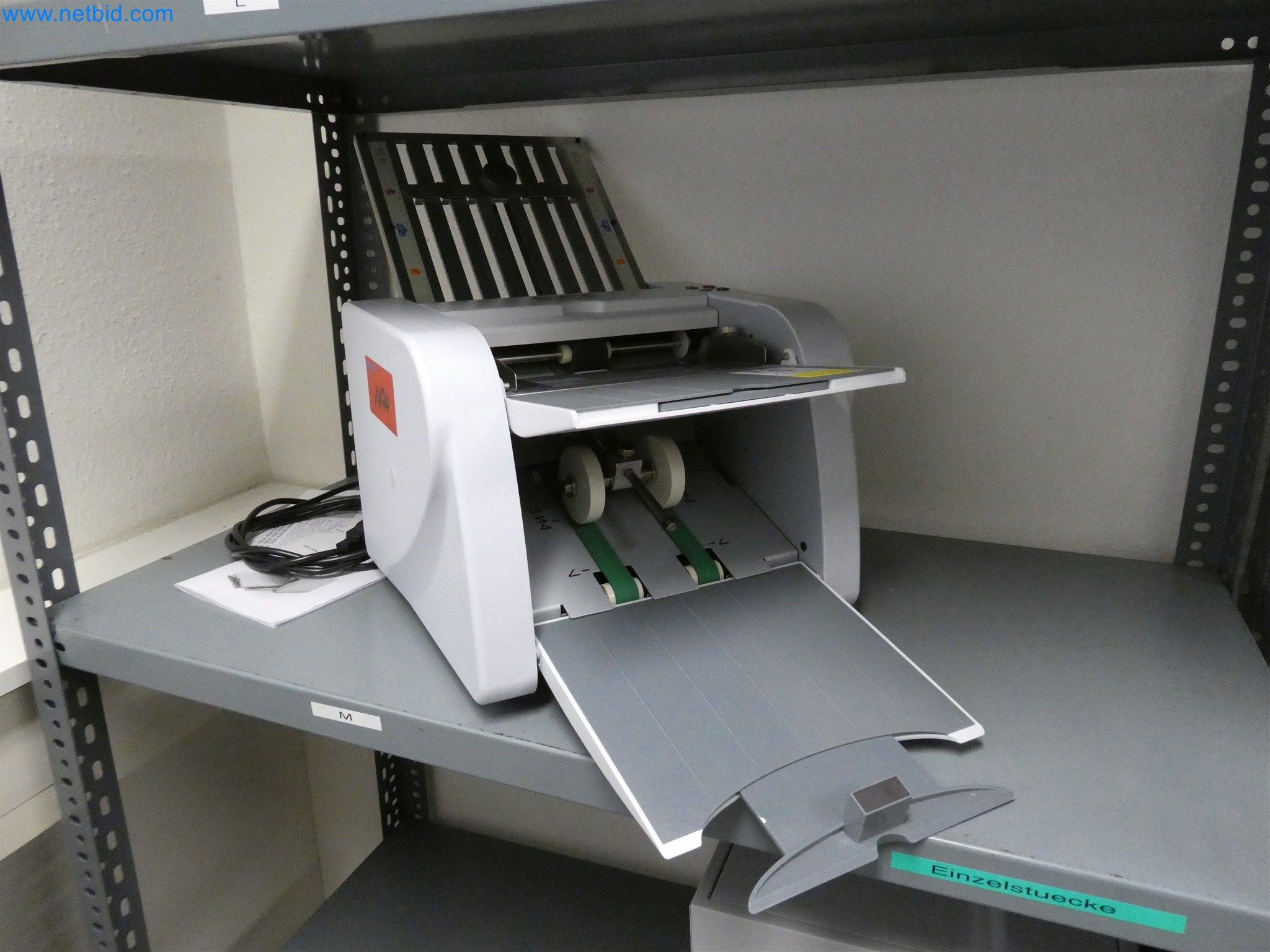 Machines de moulage par injection, machines CNC & lignes d'assemblage pour les éléments chauffants et les composants automobiles-1