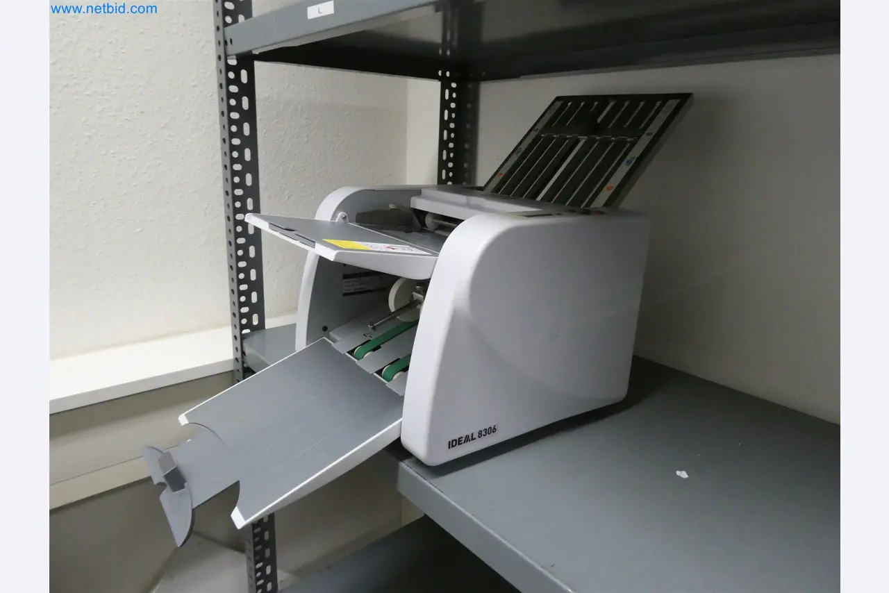 Machines de moulage par injection, machines CNC & lignes d'assemblage pour les éléments chauffants et les composants automobiles-2