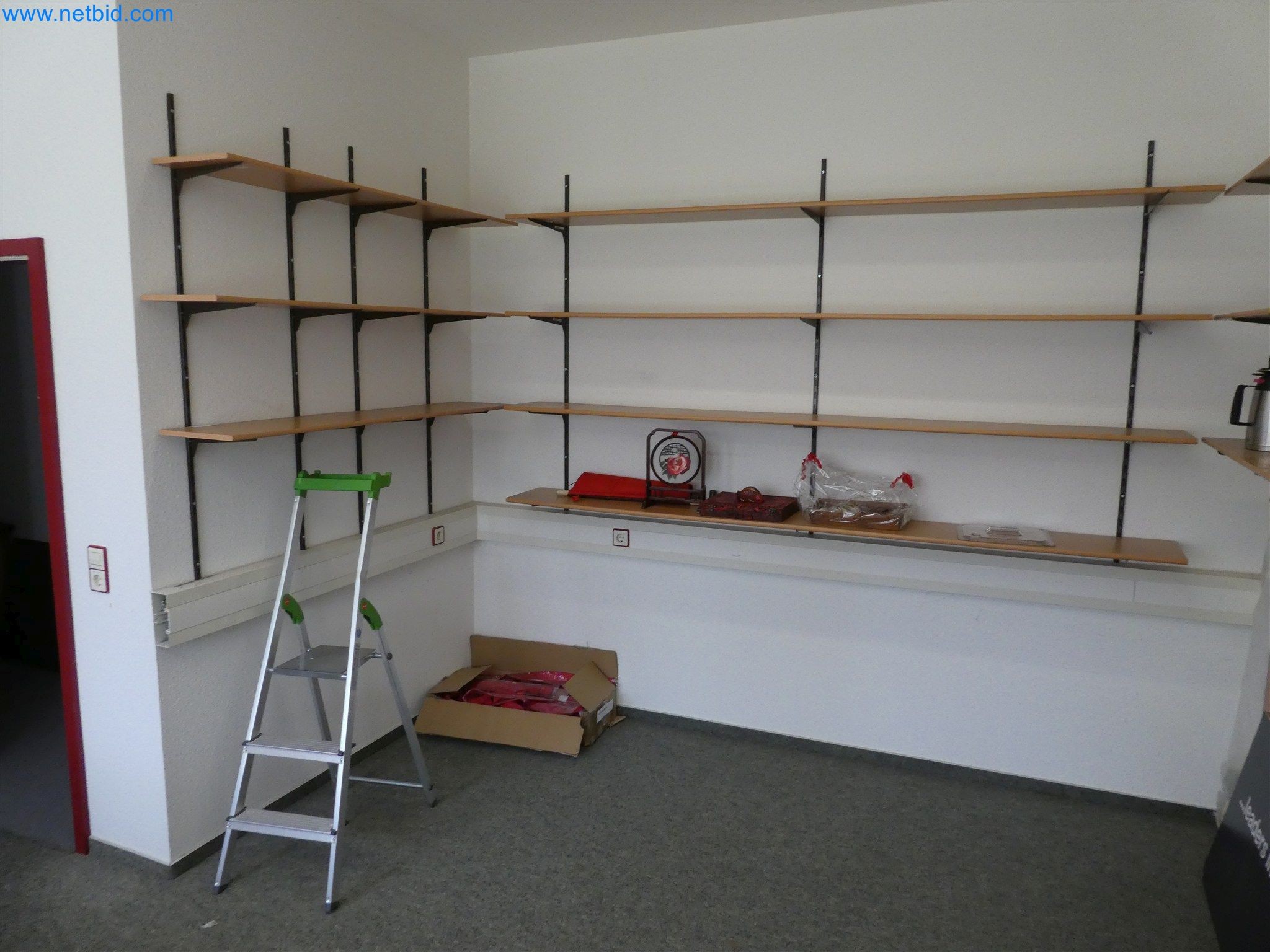 Machines de moulage par injection, machines CNC & lignes d'assemblage pour les éléments chauffants et les composants automobiles-3