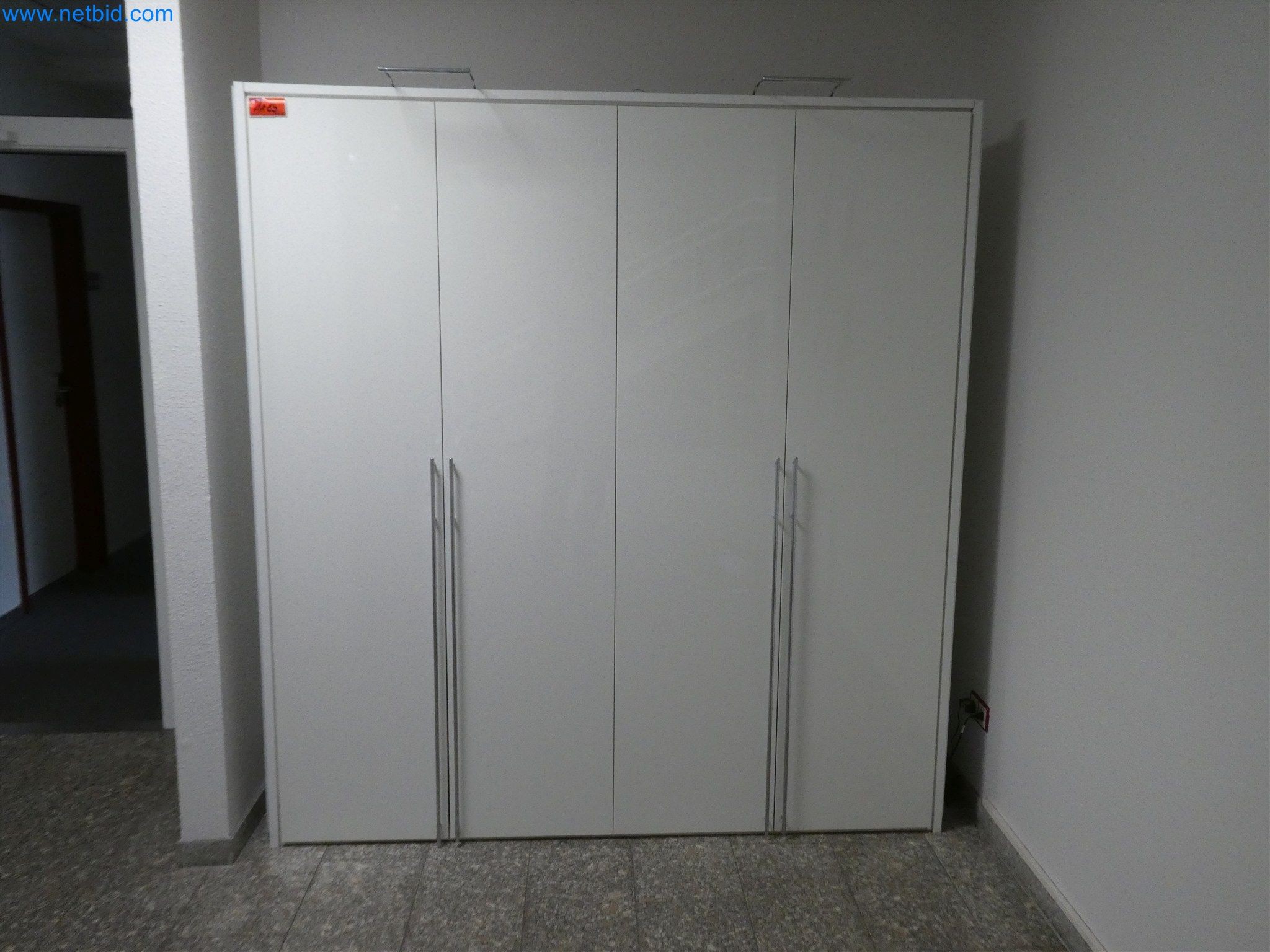 Machines de moulage par injection, machines CNC & lignes d'assemblage pour les éléments chauffants et les composants automobiles-1