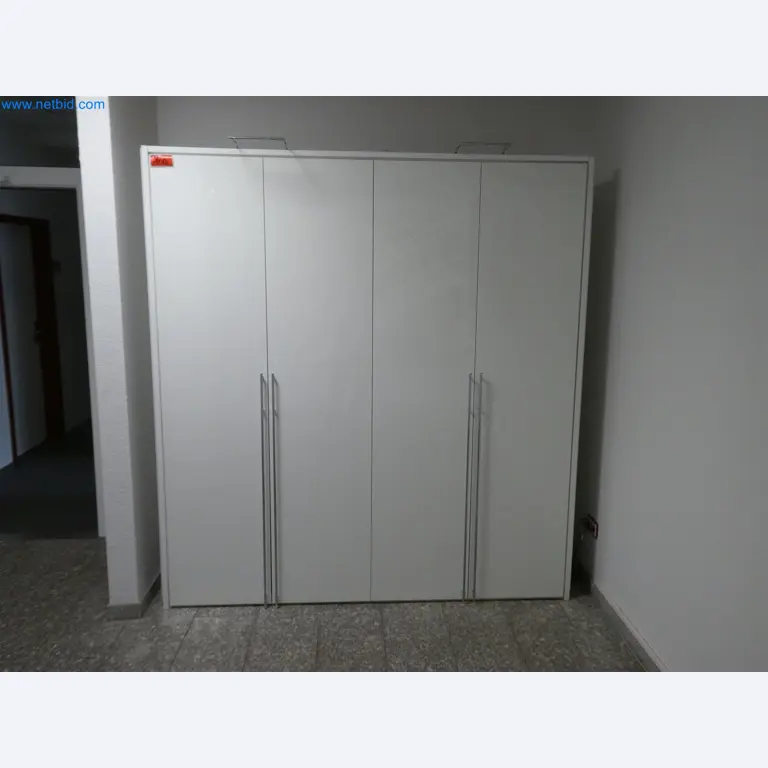 Machines de moulage par injection, machines CNC & lignes d'assemblage pour les éléments chauffants et les composants automobiles-1