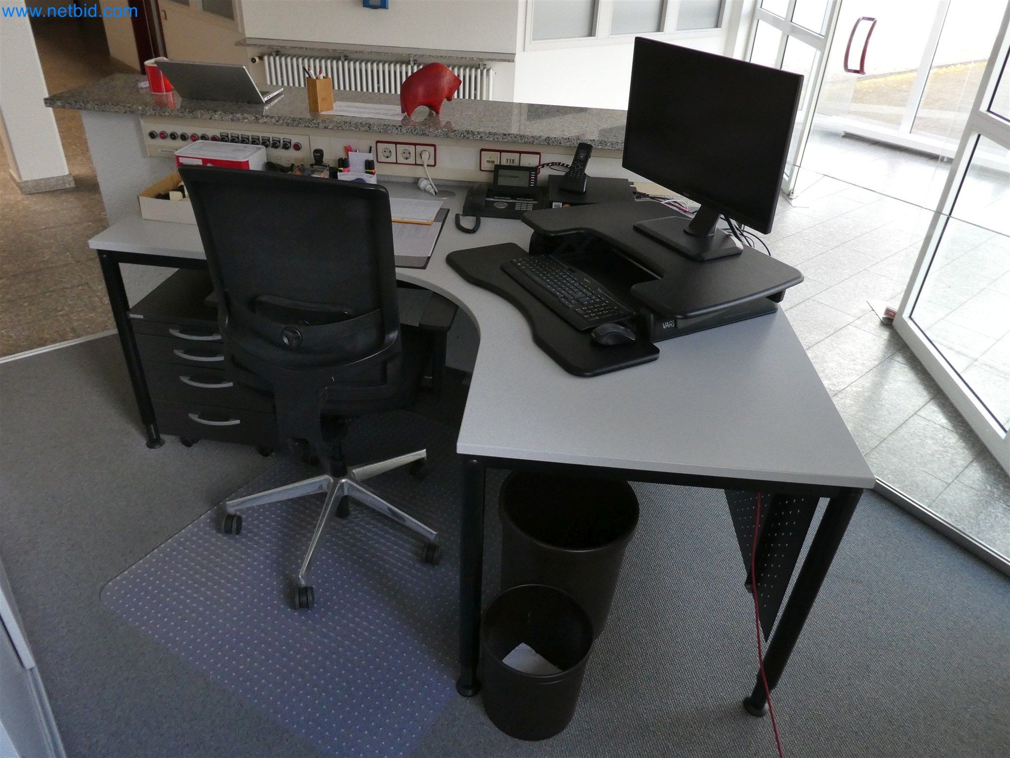 Machines de moulage par injection, machines CNC & lignes d'assemblage pour les éléments chauffants et les composants automobiles-1