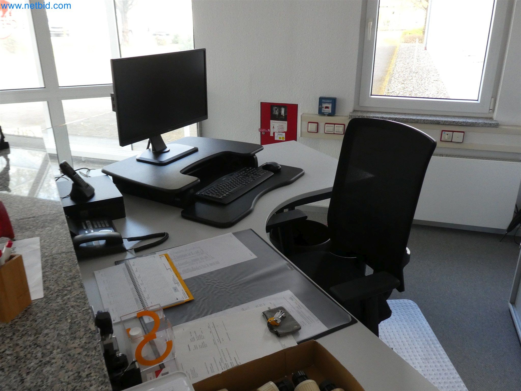 Machines de moulage par injection, machines CNC & lignes d'assemblage pour les éléments chauffants et les composants automobiles-2