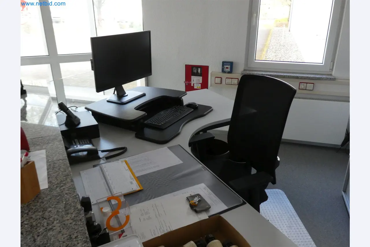 Machines de moulage par injection, machines CNC & lignes d'assemblage pour les éléments chauffants et les composants automobiles-2