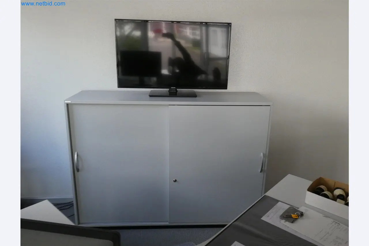 Machines de moulage par injection, machines CNC & lignes d'assemblage pour les éléments chauffants et les composants automobiles-3