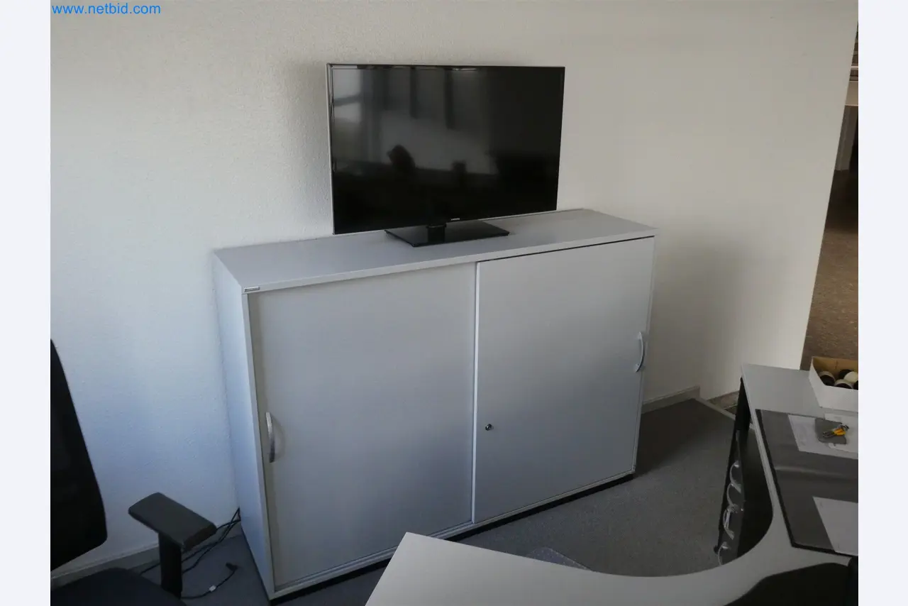 Machines de moulage par injection, machines CNC & lignes d'assemblage pour les éléments chauffants et les composants automobiles-4