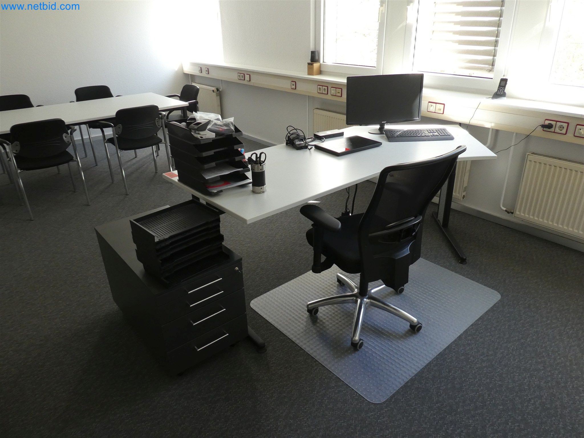 Machines de moulage par injection, machines CNC & lignes d'assemblage pour les éléments chauffants et les composants automobiles-1