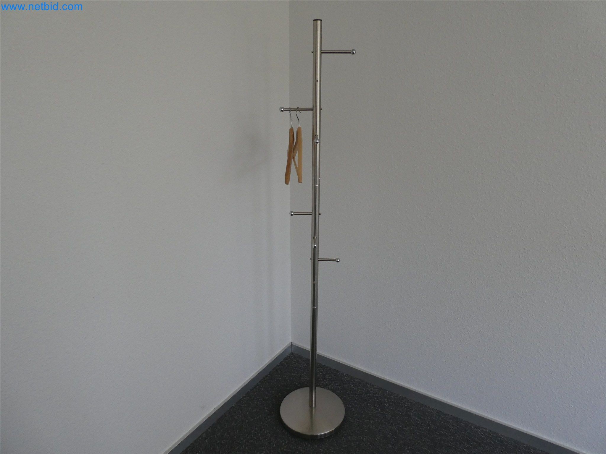 Machines de moulage par injection, machines CNC & lignes d'assemblage pour les éléments chauffants et les composants automobiles-4