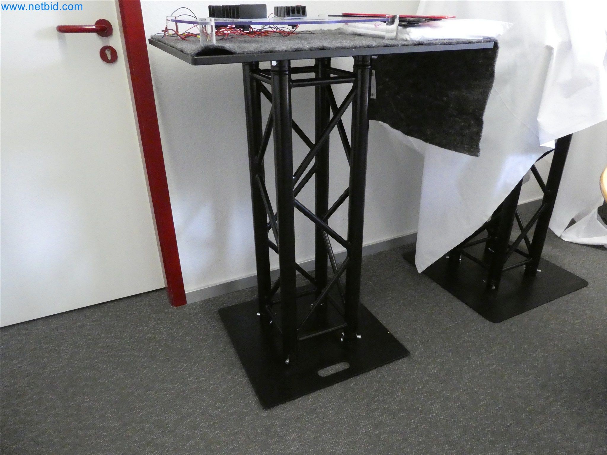 Wtryskarki, maszyny CNC i linie montażowe do elementów grzejnych i części samochodowych-2