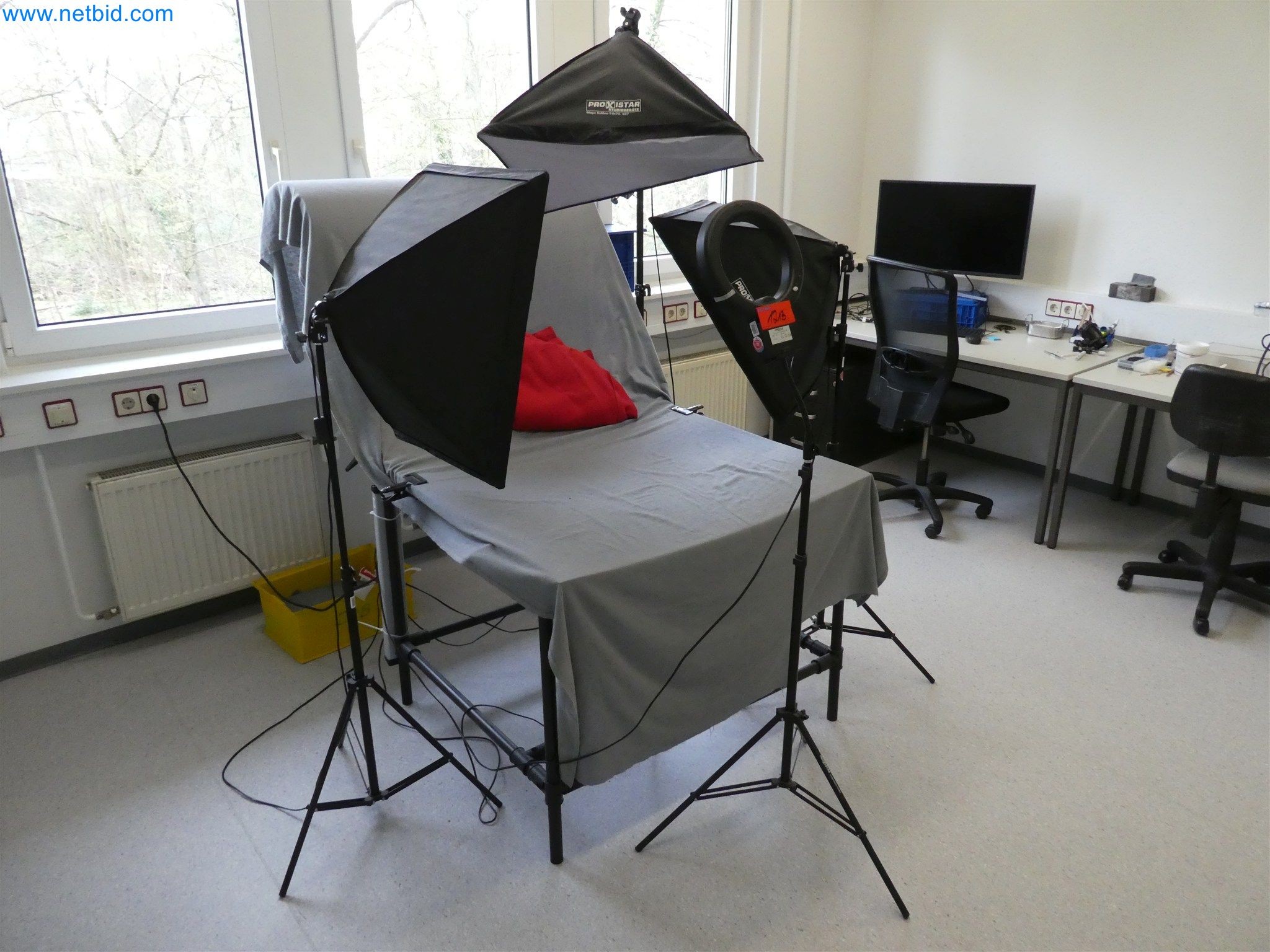 Machines de moulage par injection, machines CNC & lignes d'assemblage pour les éléments chauffants et les composants automobiles-1