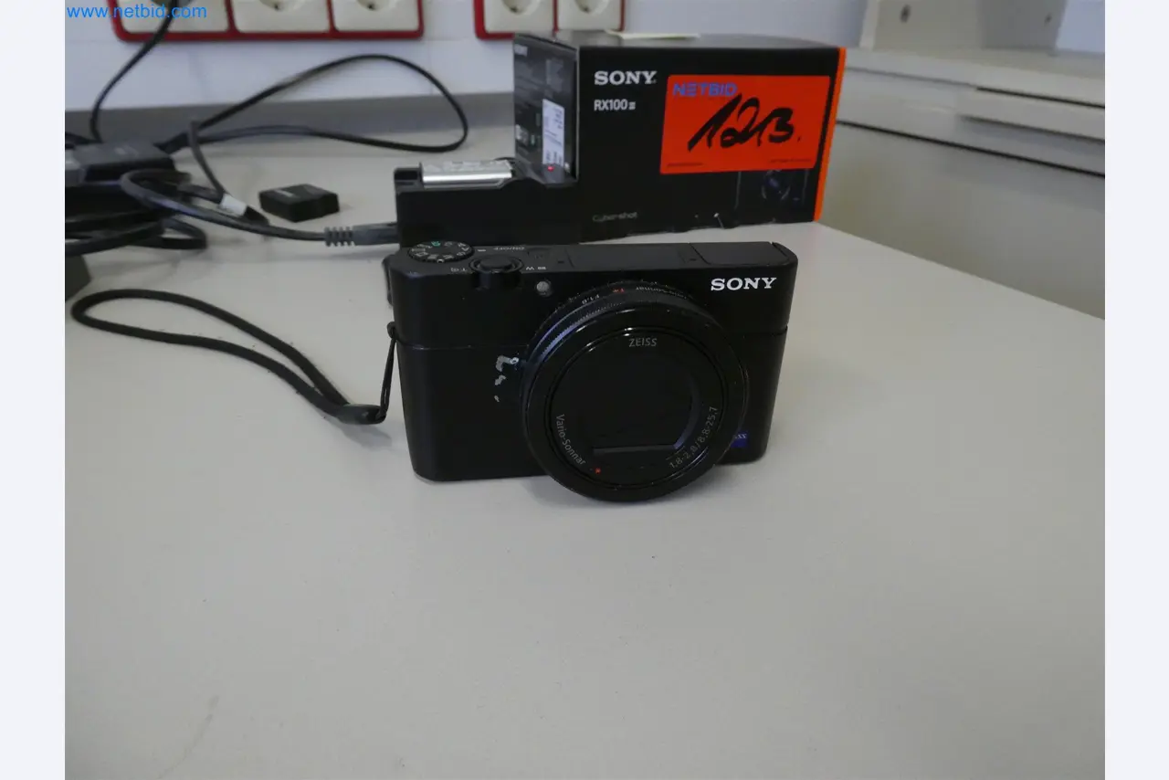 Machines de moulage par injection, machines CNC & lignes d'assemblage pour les éléments chauffants et les composants automobiles-2